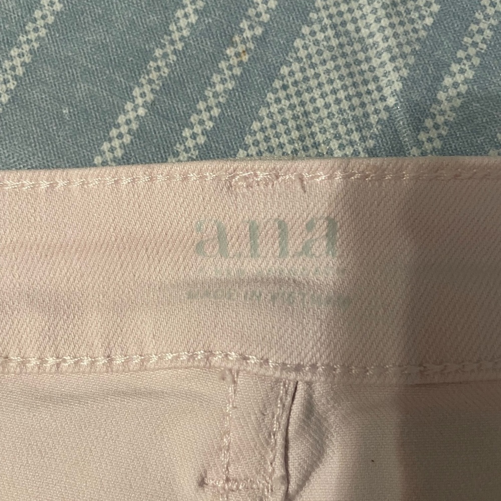 Women's Distressed Pink Jeans - Picture 3 of 9